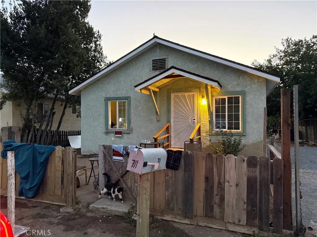Single Family Residence for sale at 711 Washington Avenue, Madera, CA featuring 2 beds and 1 bath