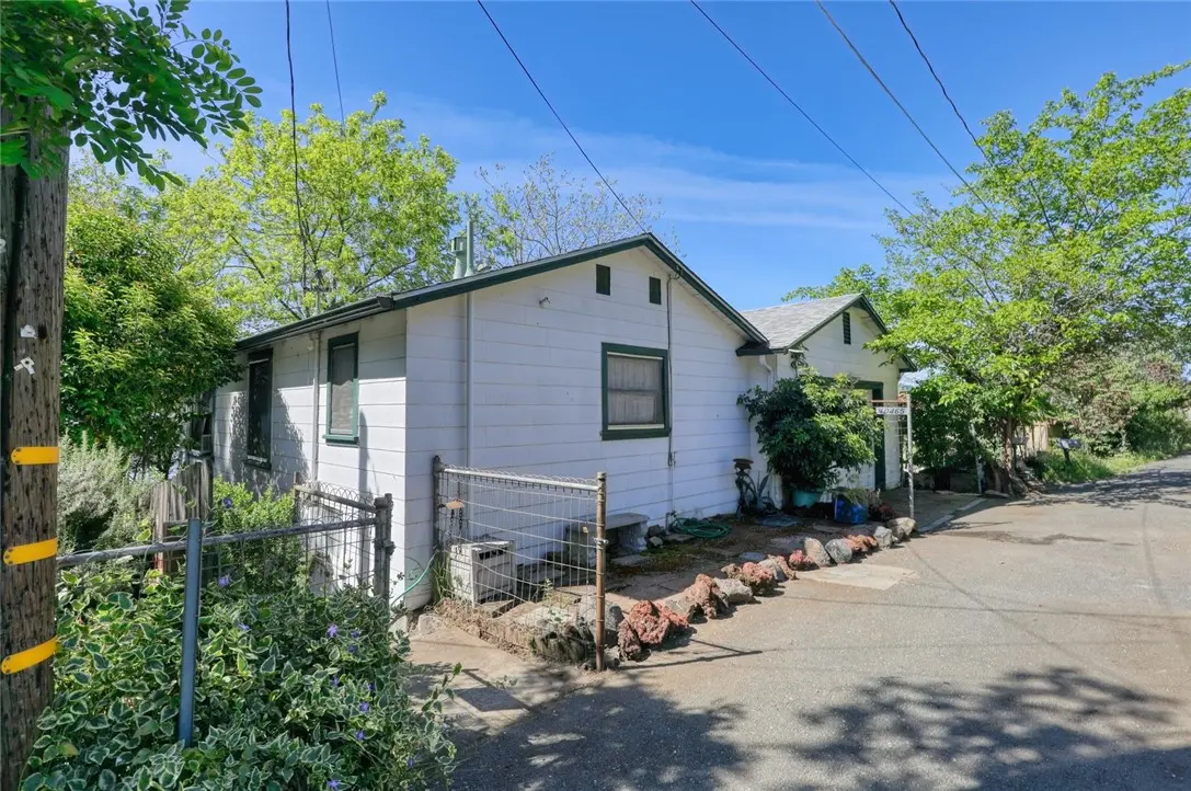 10465 E Highway 20, Clearlake Oaks, CA — listing photo 1