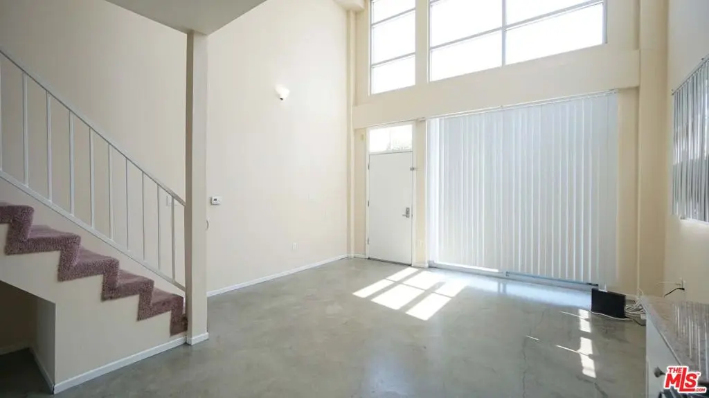 Residential Lease for rent at 922 W 23Rd Street 206, Los Angeles, Los Angeles County, CA featuring 2 beds and 2 baths