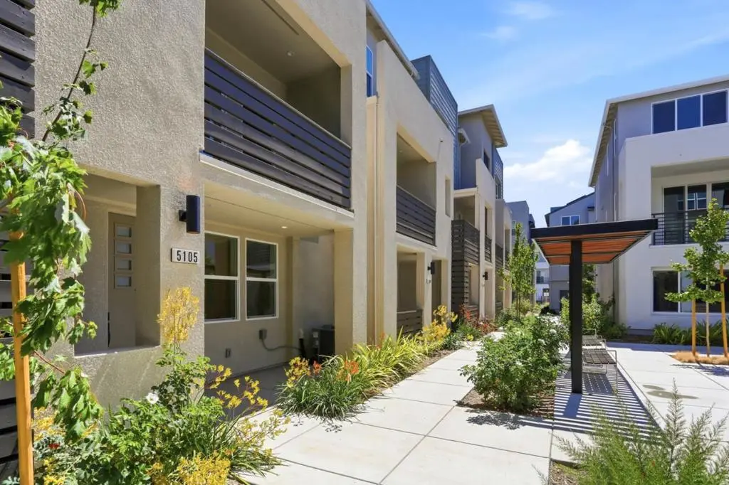 Townhouse for sale at 5105 Mauve Terrace, San Ramon, CA featuring 3 beds and 4 baths
