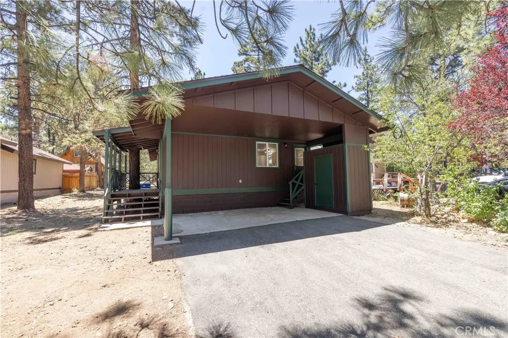 448 Victoria Lane, Sugarloaf, CA — listing photo 1