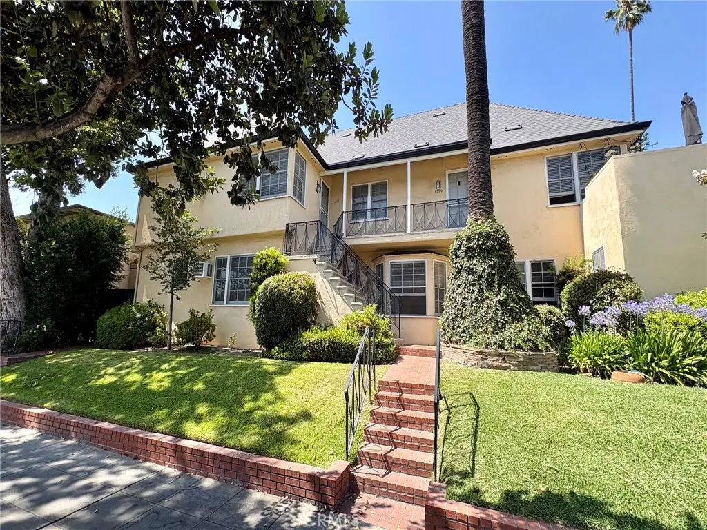 Residential Lease for rent at 1744 Huntington Drive, South Pasadena, Los Angeles County, CA featuring 1 bed and 1 bath