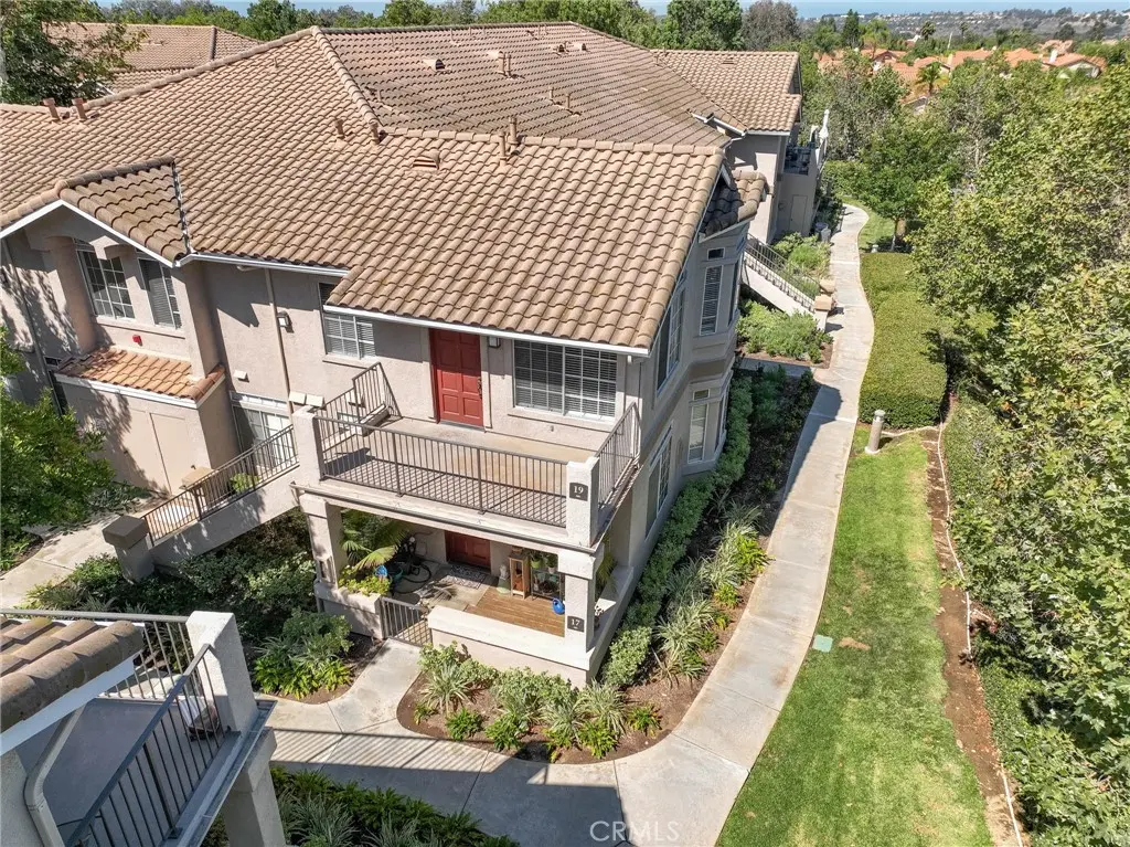 Condominium for rent at 19 Anil, Rancho Santa Margarita, CA featuring 2 beds and 2 baths