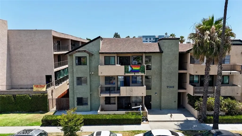 Condominium for sale at 1140 Pacific 19, Long Beach, CA featuring 2 beds and 2 baths