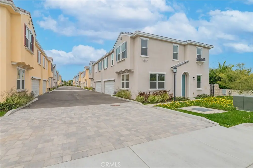 11237 Gladhill Road 5, Whittier, CA — listing photo 1