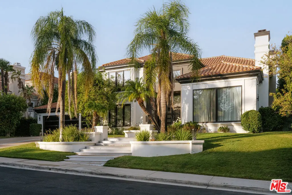 Single Family Residence for sale at 5474 Amber Circle, Calabasas, CA featuring 6 beds and 7 baths