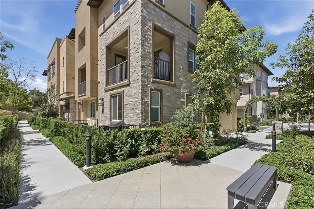 Condominium for sale at 40 Sanctuary, Mission Viejo, CA featuring 4 beds and 4 baths