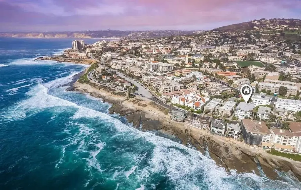 Single Family Residence for rent at 245 Coast D2, La Jolla, CA featuring 1 bed and 1 bath