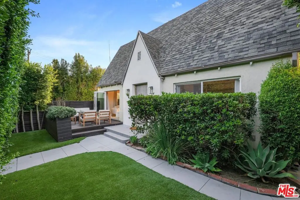 Residential Lease for rent at 1155 S Rimpau Boulevard, Los Angeles, Los Angeles County, CA featuring 4 beds and 4 baths