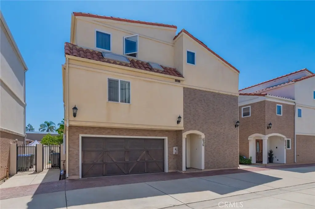 Single Family Residence for sale at 636 E 220th, Carson, CA featuring 2 beds and 3 baths