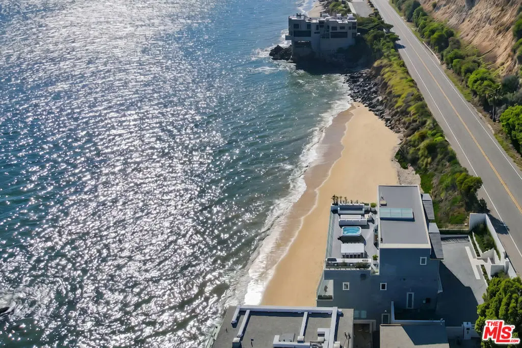 Single Family Residence for rent at 26122 Pacific Coast Highway, Malibu, CA featuring 5 beds and 6 baths