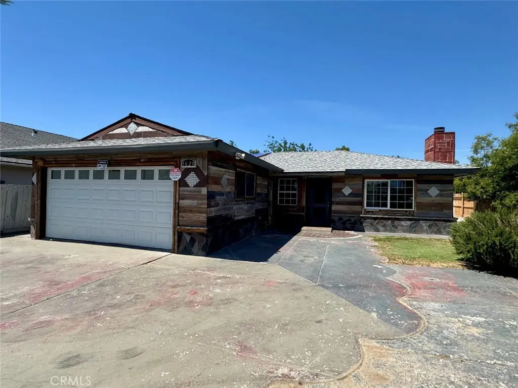 1620 N D, Madera, CA — listing photo 1