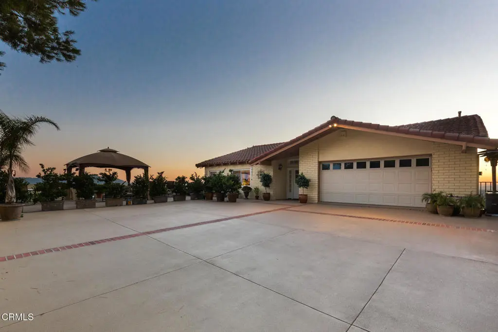 Residential Lease for rent at 1234 E Tujunga Avenue, Burbank, Los Angeles County, CA featuring 5 beds and 4 baths
