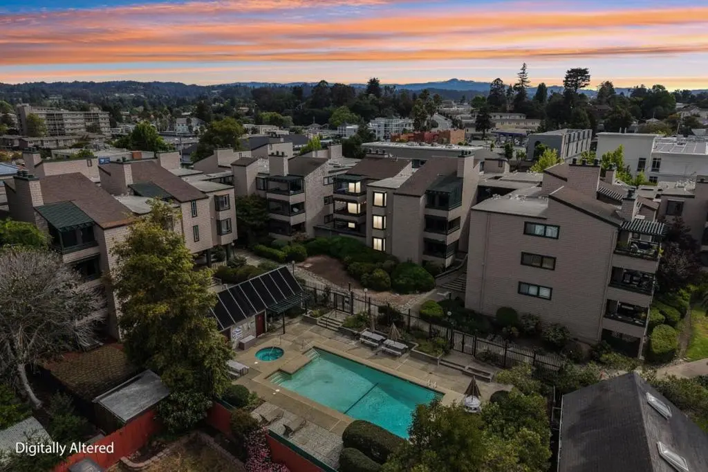 Condominium for sale at 321 Broadway A2, Santa Cruz, CA featuring 1 bed and 1 bath