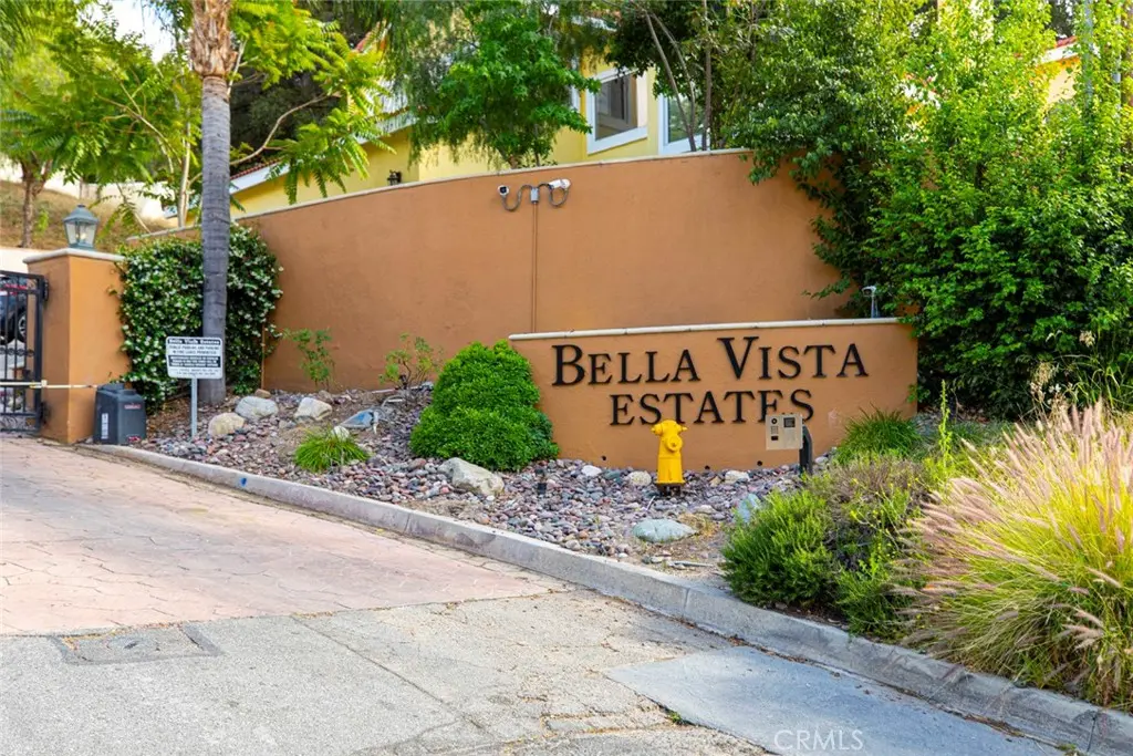 23811 Bella Vista Dr, Newhall, CA — listing photo 1