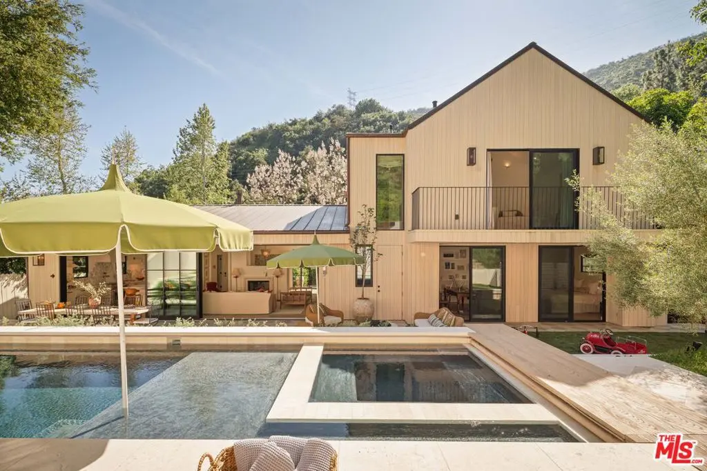 Single Family Residence for sale at 3640 Mandeville Canyon Road, Los Angeles, CA featuring 5 beds and 5 baths