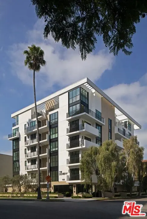 Residential Lease for rent at 105 S Doheny Drive 203, Los Angeles, Los Angeles County, CA featuring 1 bed and 2 baths