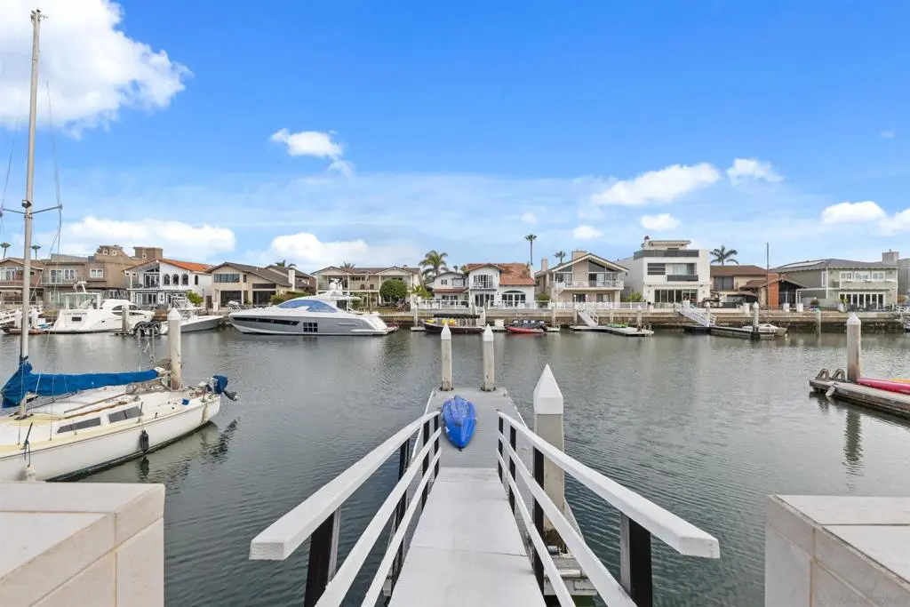 Residential Lease for rent at 42 The Point, Coronado, San Diego County, CA featuring 4 beds and 5 baths