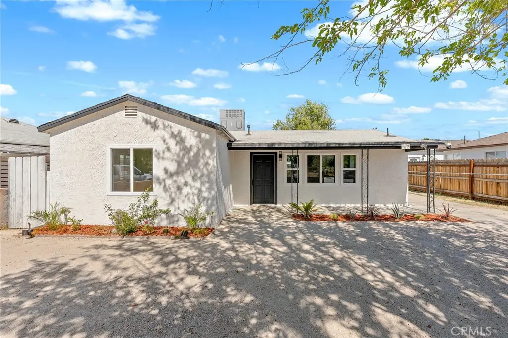 45040 Redwood Avenue, Lancaster, CA — listing photo 1