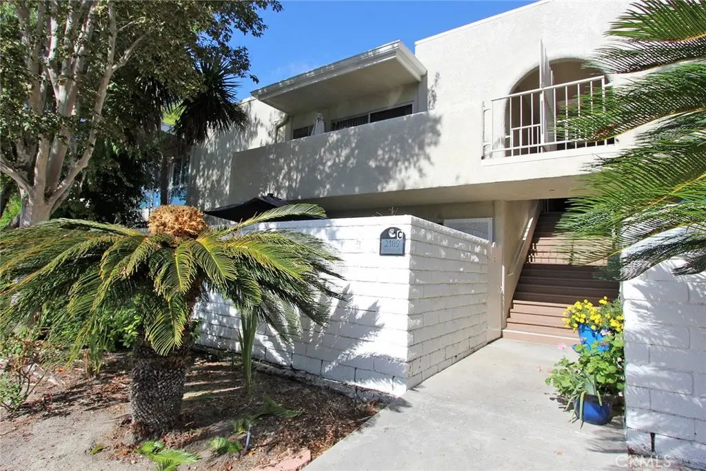 Stock Cooperative for sale at 2189 Via Mariposa East C, Laguna Woods, CA featuring 1 bed and 1 bath