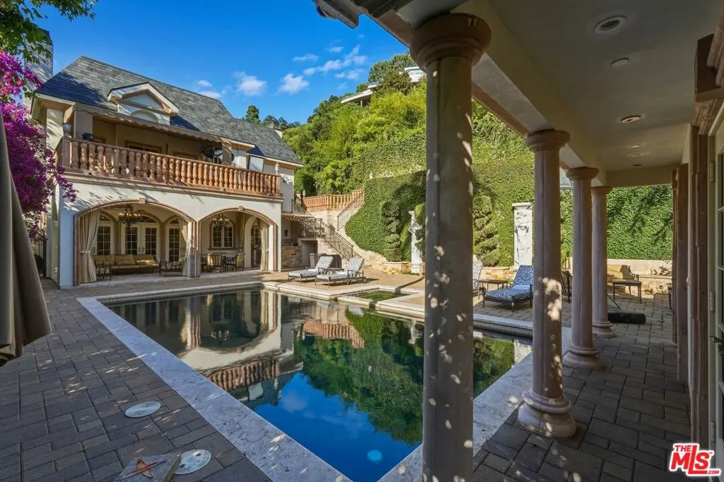Single Family Residence for rent at 900 Chantilly Road, Los Angeles, CA featuring 5 beds and 6 baths