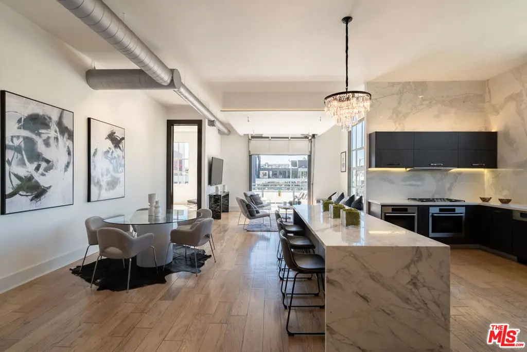 Residential Lease for rent at 710 N Orlando Avenue 201, West Hollywood, Los Angeles County, CA featuring 2 beds and 2 baths