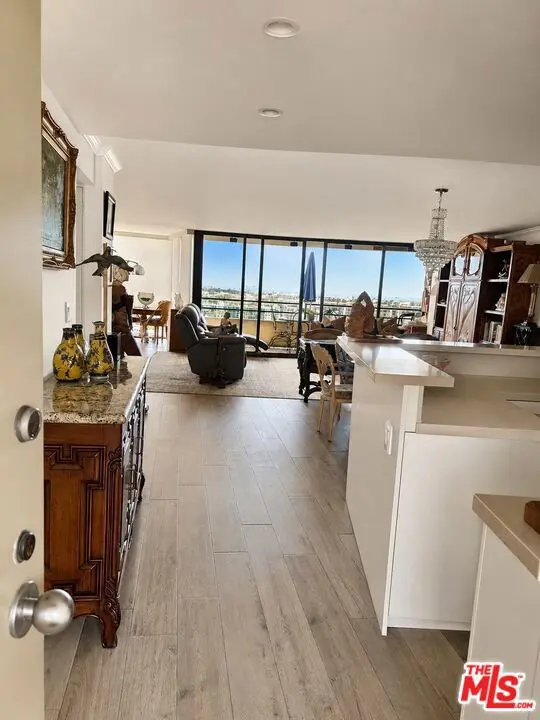 Residential Lease for rent at 4314 Marina City Drive 1022, Los Angeles, Los Angeles County, CA featuring 1 bed and 2 baths