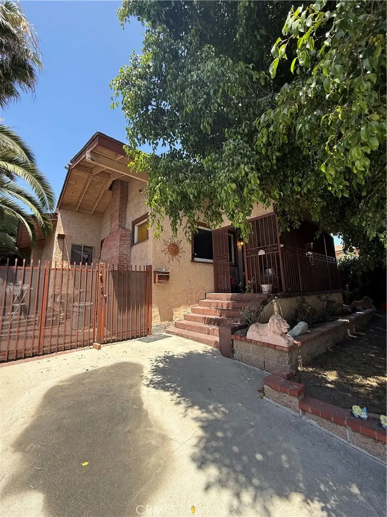Single Family Residence for sale at 1539 W 104th, Los Angeles, CA featuring 3 beds and 2 baths