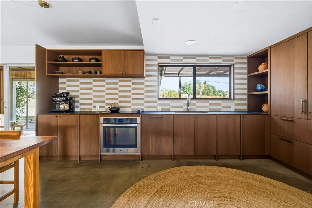 6381 Airway Avenue, Yucca Valley, CA — listing photo 1