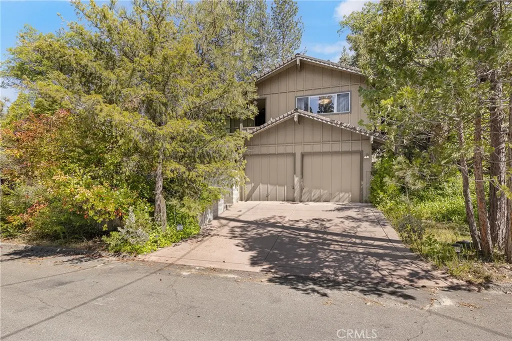 38980 Lake Point Court, Bass Lake, CA — listing photo 1