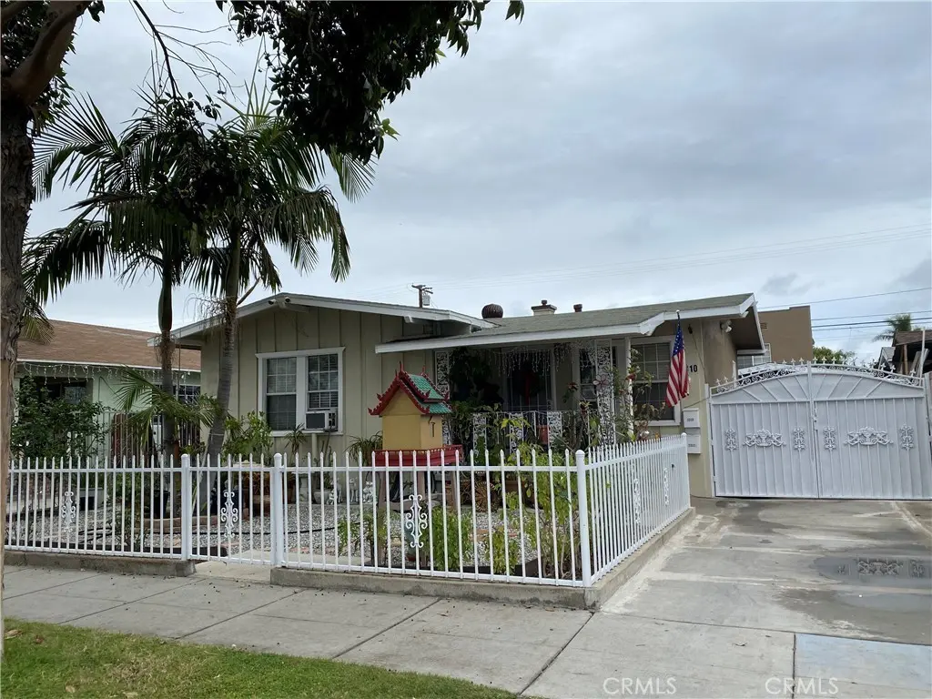 Triplex for sale at 2310 Elm, Long Beach, CA