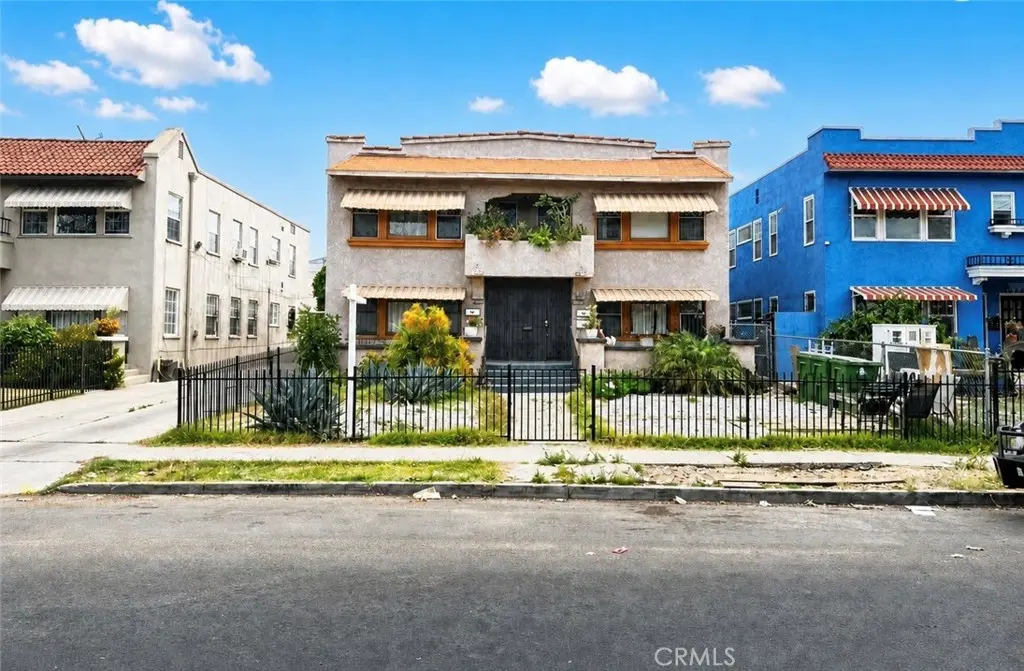 Quadruplex for sale at 3110 Raymond Ave, Los Angeles, CA