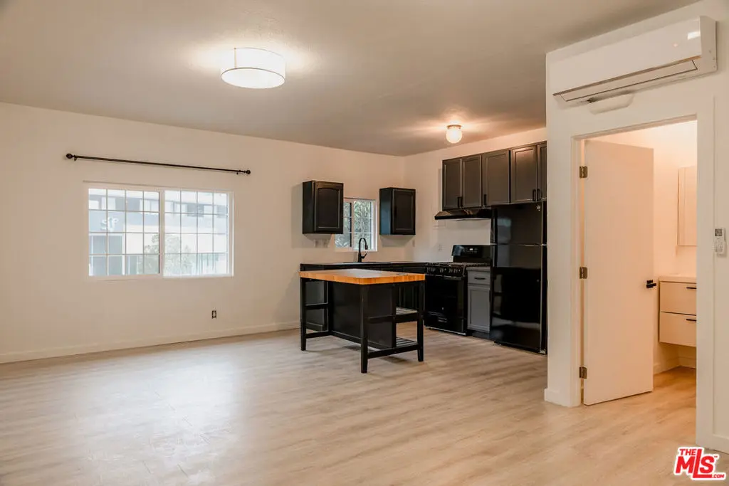 Residential Lease for rent at 4518 Hollywood Boulevard 10, Los Angeles, Los Angeles County, CA featuring 1 bed and 1 bath
