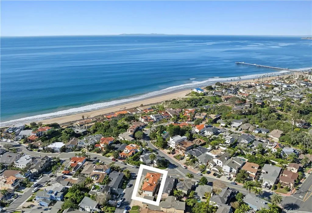 Single Family Residence for rent at 1699 Calle De Los Alamos, San Clemente, CA featuring 4 beds and 5 baths