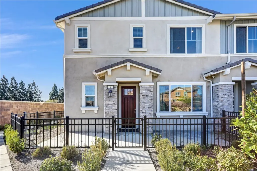 16681 Wyndham 8, Fontana, CA — listing photo 1
