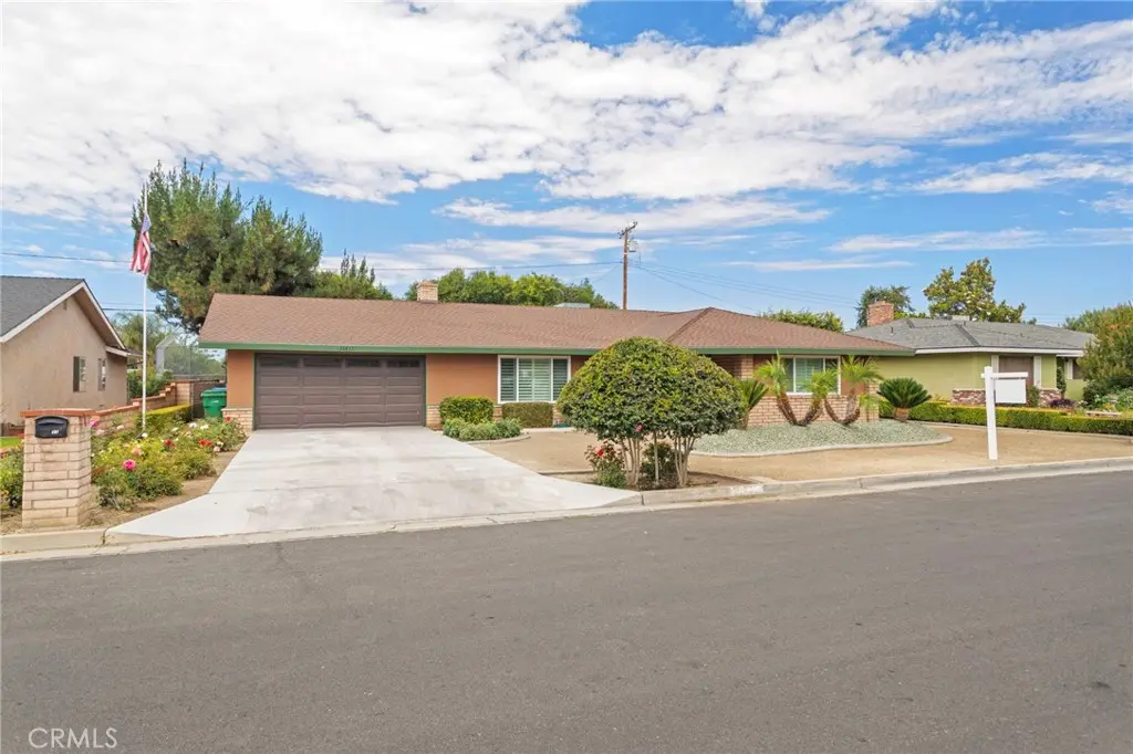 Single Family Residence for sale at 26433 Chestnut Drive, Hemet, CA featuring 2 beds and 2 baths