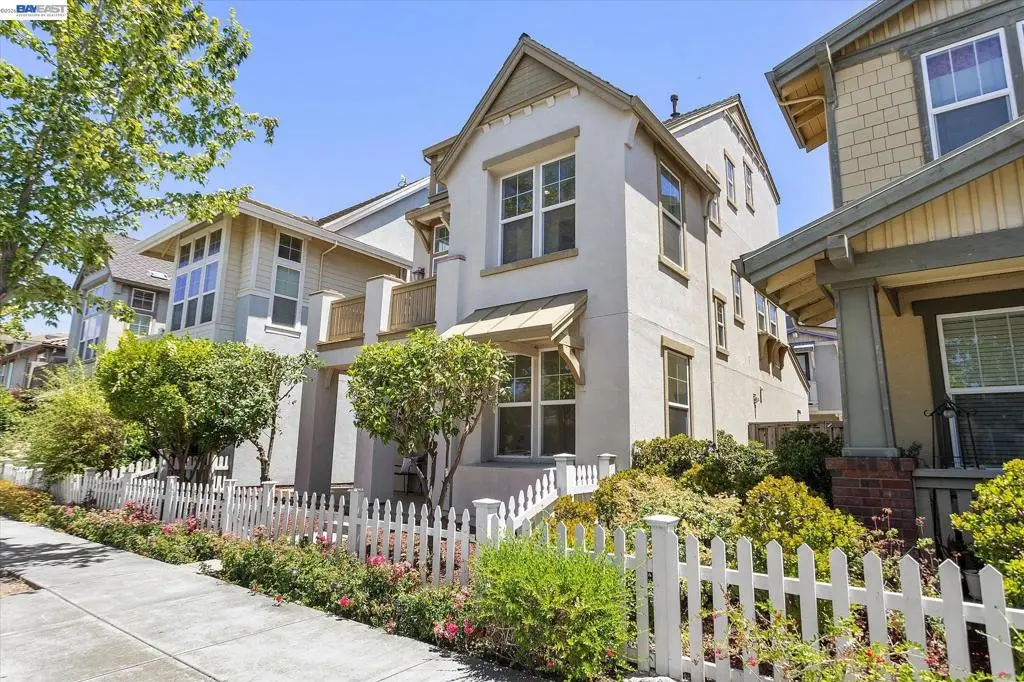 Single Family Residence for sale at 4468 Peralta Blvd, Fremont, CA featuring 4 beds and 5 baths