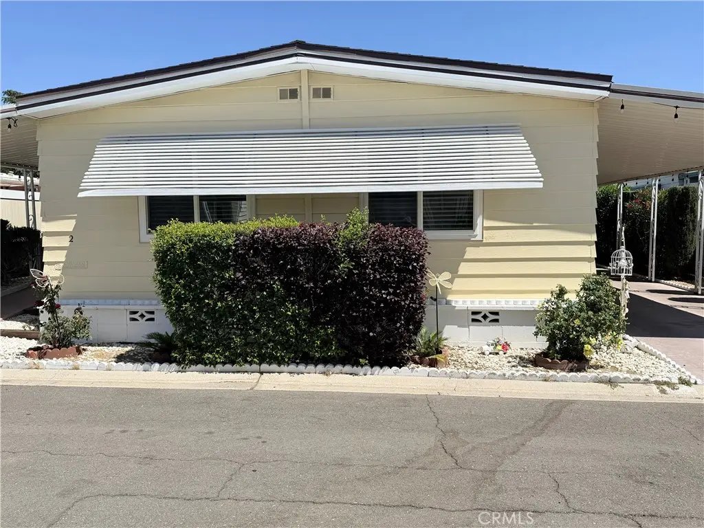 20863 waalew b2, Apple Valley, CA — listing photo 1