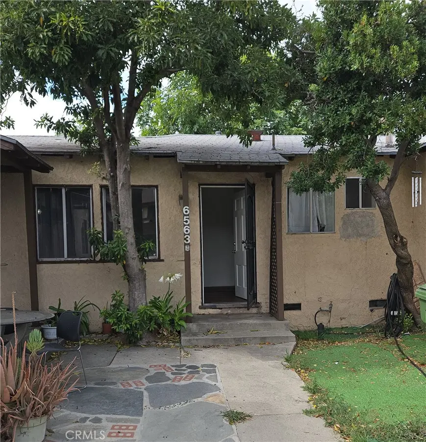6561 Kester, Van Nuys, CA — listing photo 1