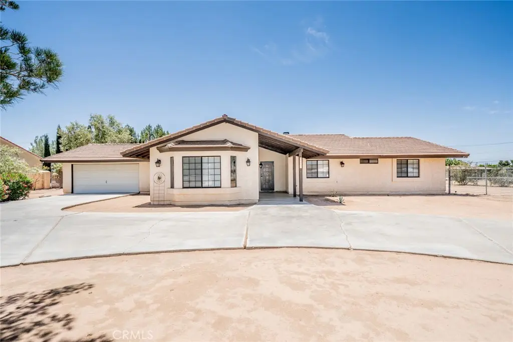 19951 US Highway 18, Apple Valley, CA — listing photo 1