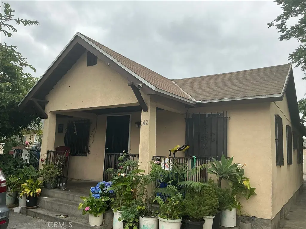 Single Family Residence for sale at 142 W 59th, Los Angeles, CA featuring 3 beds and 2 baths