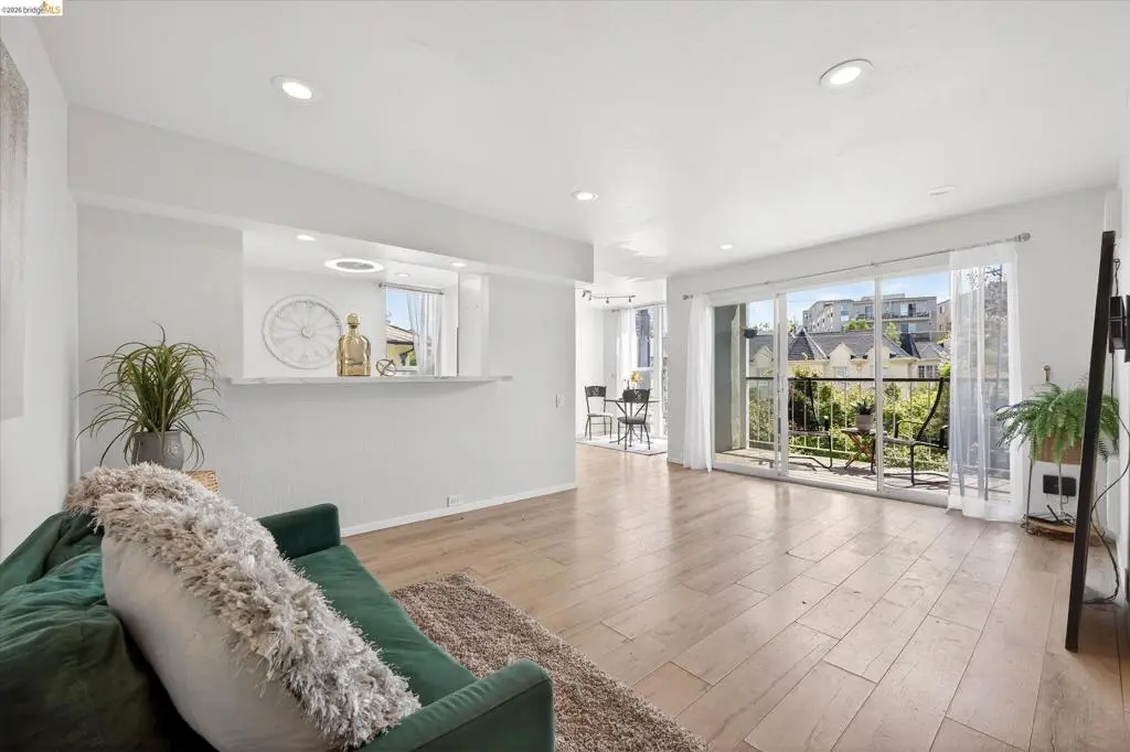 Condominium for sale at 365 Perkins St 201, Oakland, CA featuring 2 beds and 2 baths