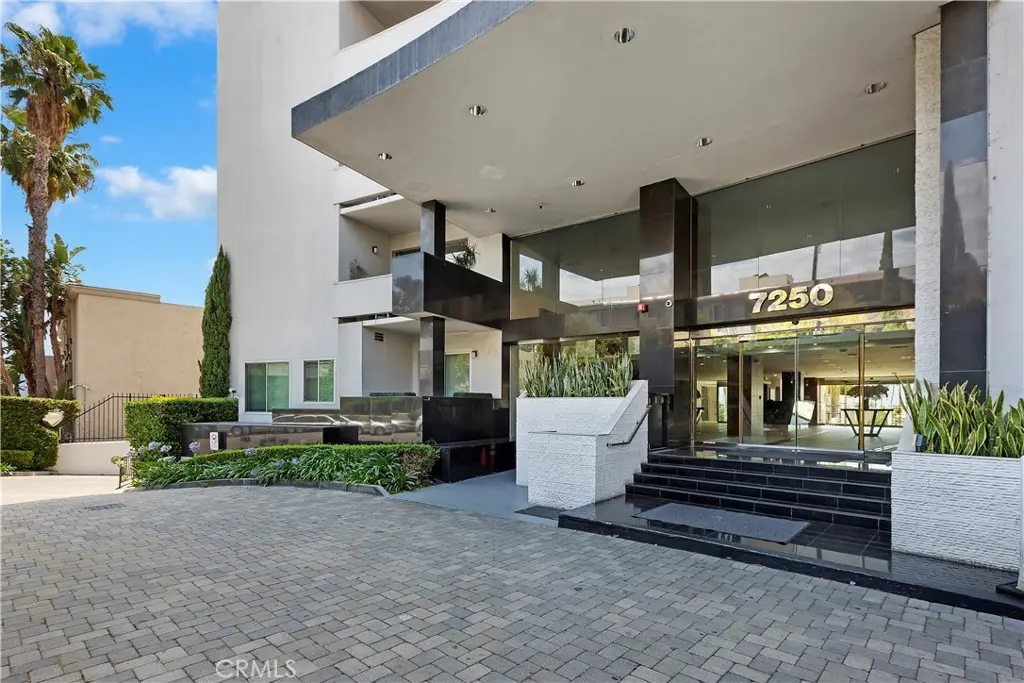 Condominium for sale at 7250 Franklin Avenue 506, Los Angeles, CA and 1 bath