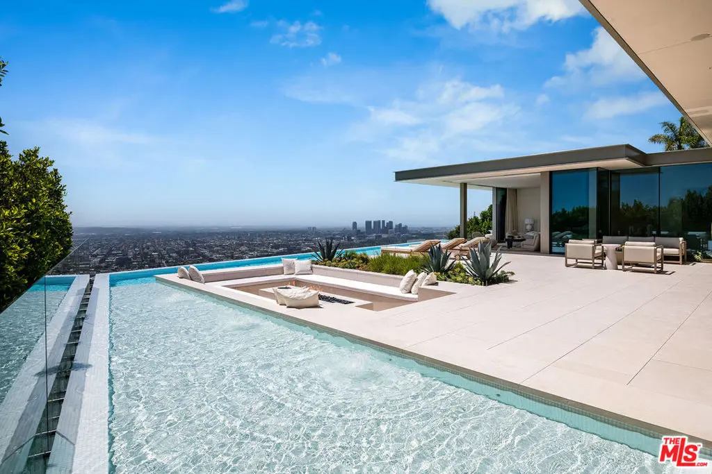 Single Family Residence for sale at 9016 Thrasher Avenue, Los Angeles, CA featuring 5 beds and 9 baths