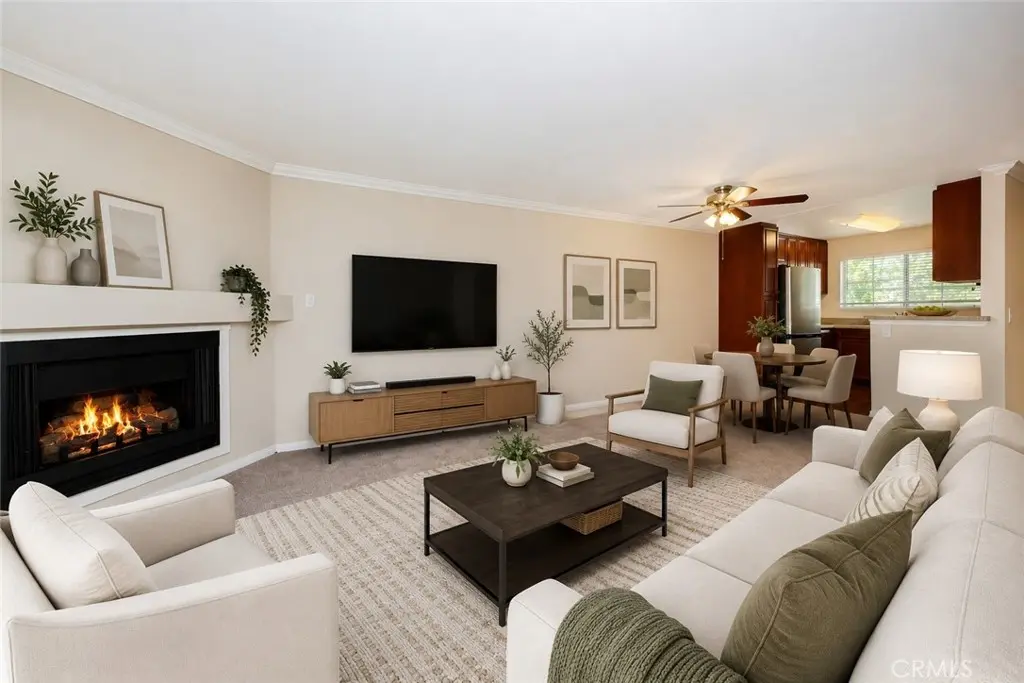 5510 Owensmouth Ave 204, Woodland Hills, CA — listing photo 1
