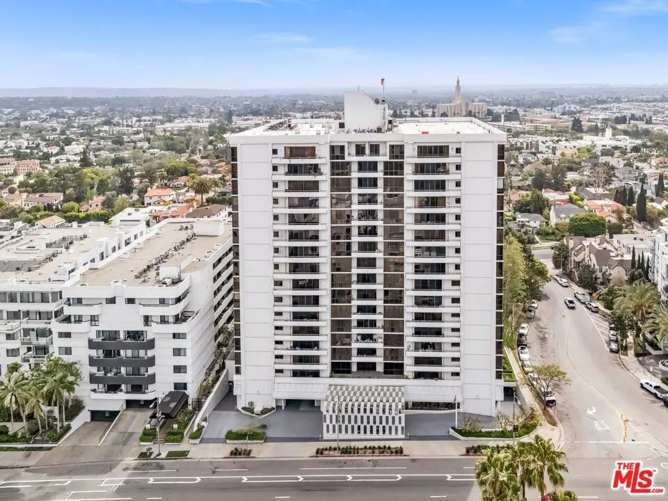 Residential Lease for rent at 10660 Wilshire Boulevard 701, Los Angeles, Los Angeles County, CA featuring 3 beds and 4 baths