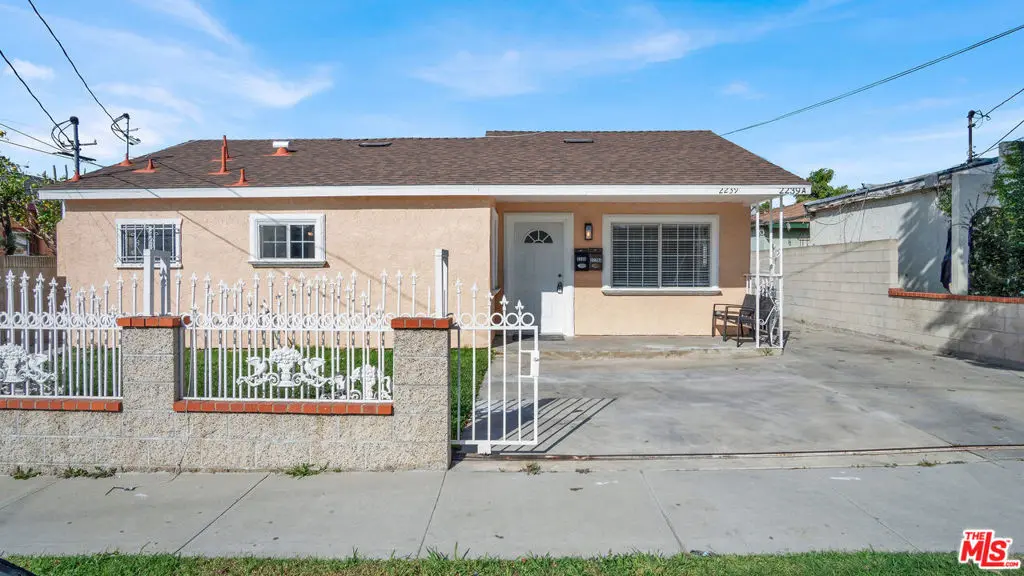 Residential Lease for rent at 2239 W Lincoln Street, Long Beach, Los Angeles County, CA featuring 3 beds and 1 bath