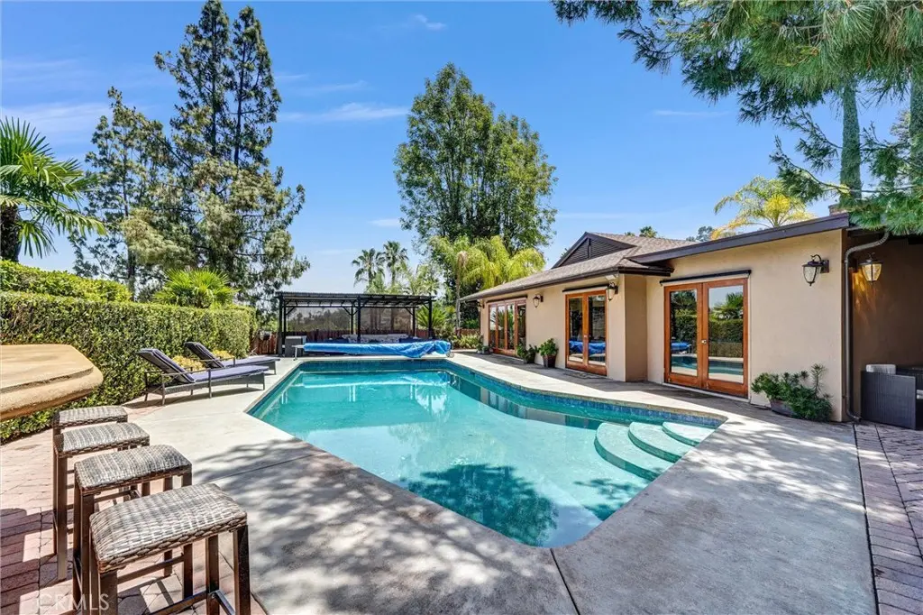 4723 Dunas Lane, Tarzana, CA — listing photo 1
