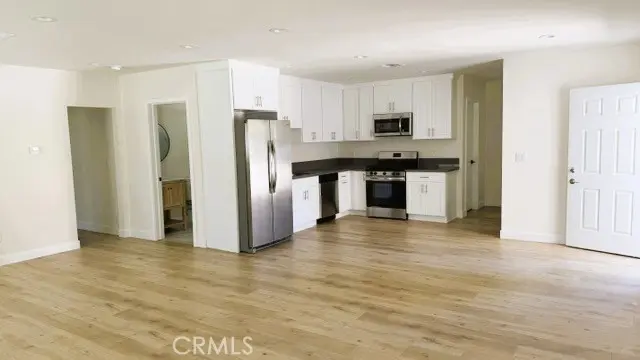 6849 N De Celis Place, Van Nuys, CA — listing photo 1