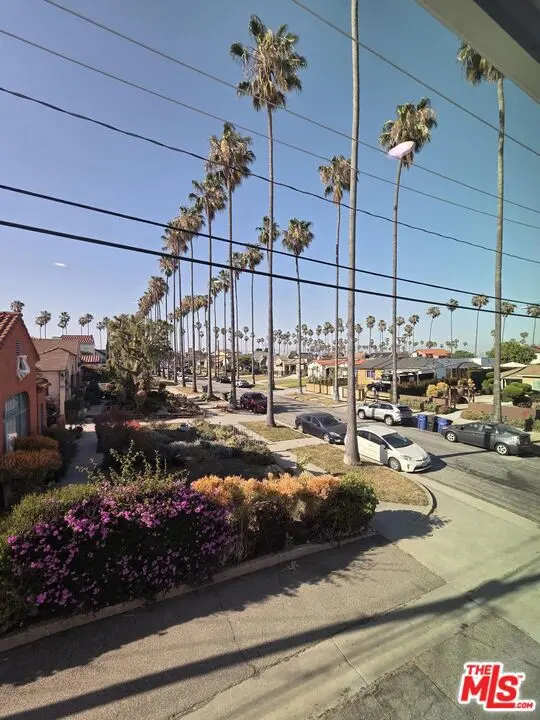 5353 S Harcourt Avenue 5353, Windsor Hills, CA — listing photo 1